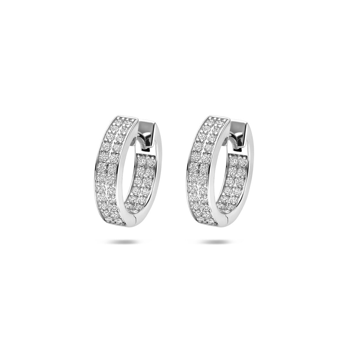 Orecchini alla creola in argento rodiato con zircone, dimensioni 15x3.5mm.
