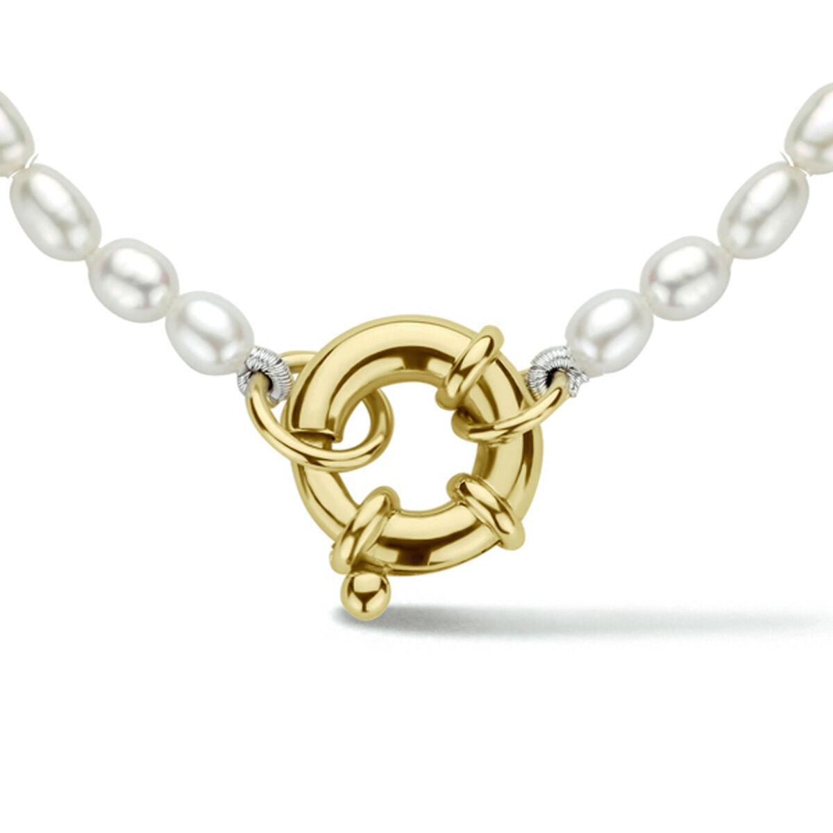 Collana di perle con chiusura a molla in oro giallo 14k.