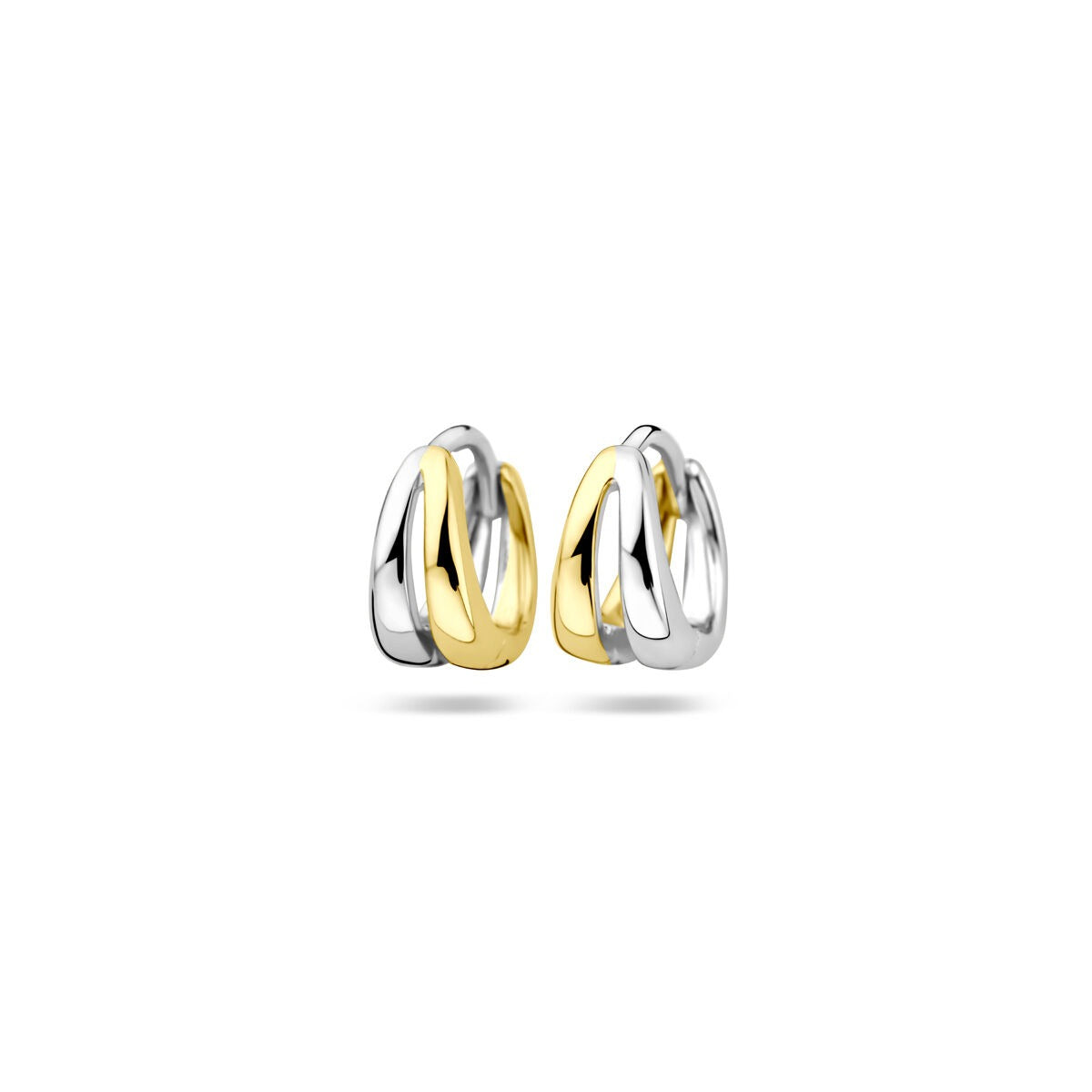 Vergulde zilveren klapoorringen met een geelgouden afwerking, 10 x 6 mm, met een moderne, golvende vorm.