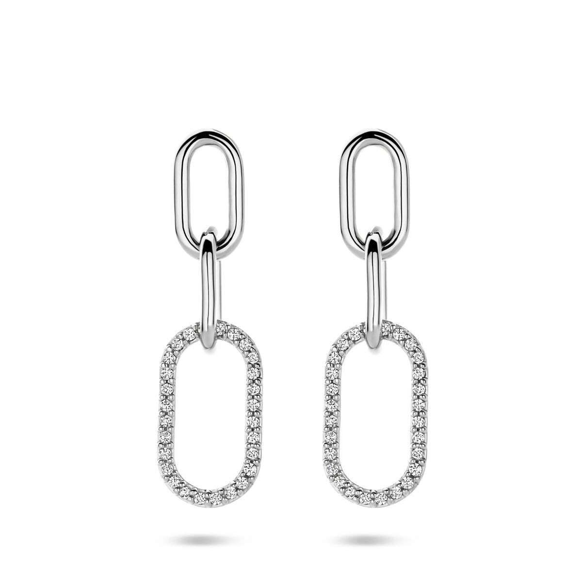 Orecchini in argento rodiato con zirconi, a forma di catena con dettagli scintillanti.