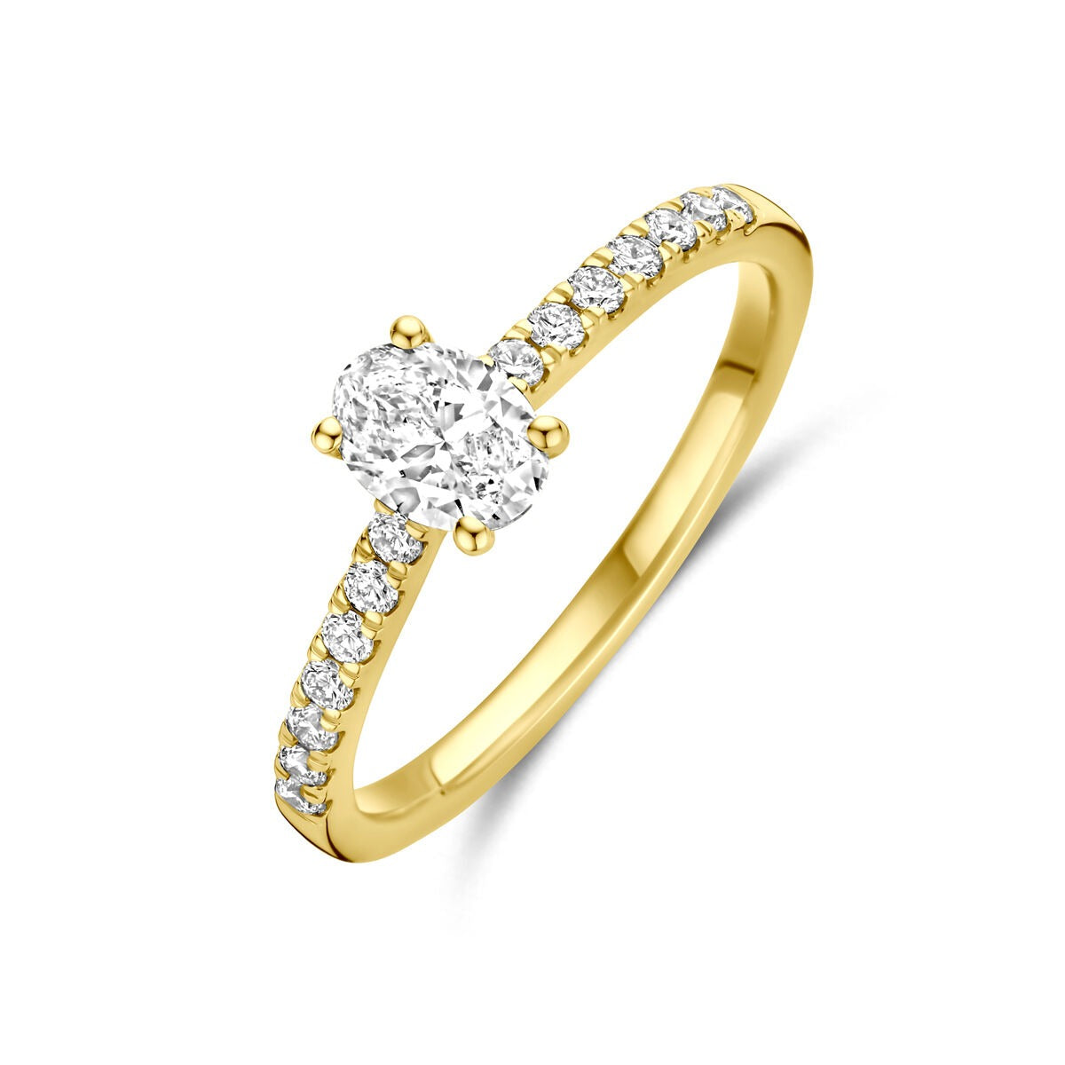 Anello in oro giallo 14k con diamante lab-grown a forma ovale, incastonato con pietre brillanti.