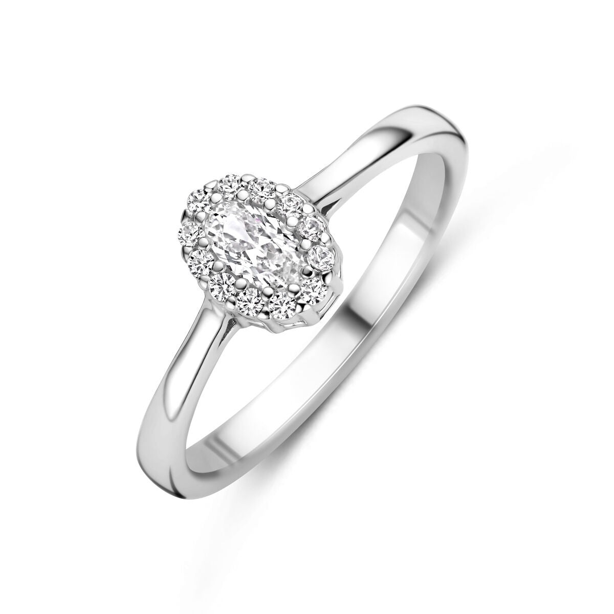 Anello da donna in argento con zircone ovale e incastonatura a entourage.