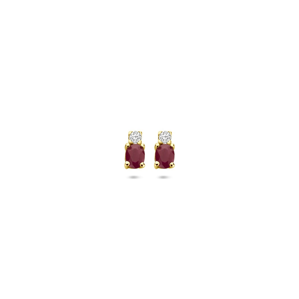 Orecchini in oro giallo 14k con rubino e zirconi, forma ovale, dimensioni 6 x 3 mm.