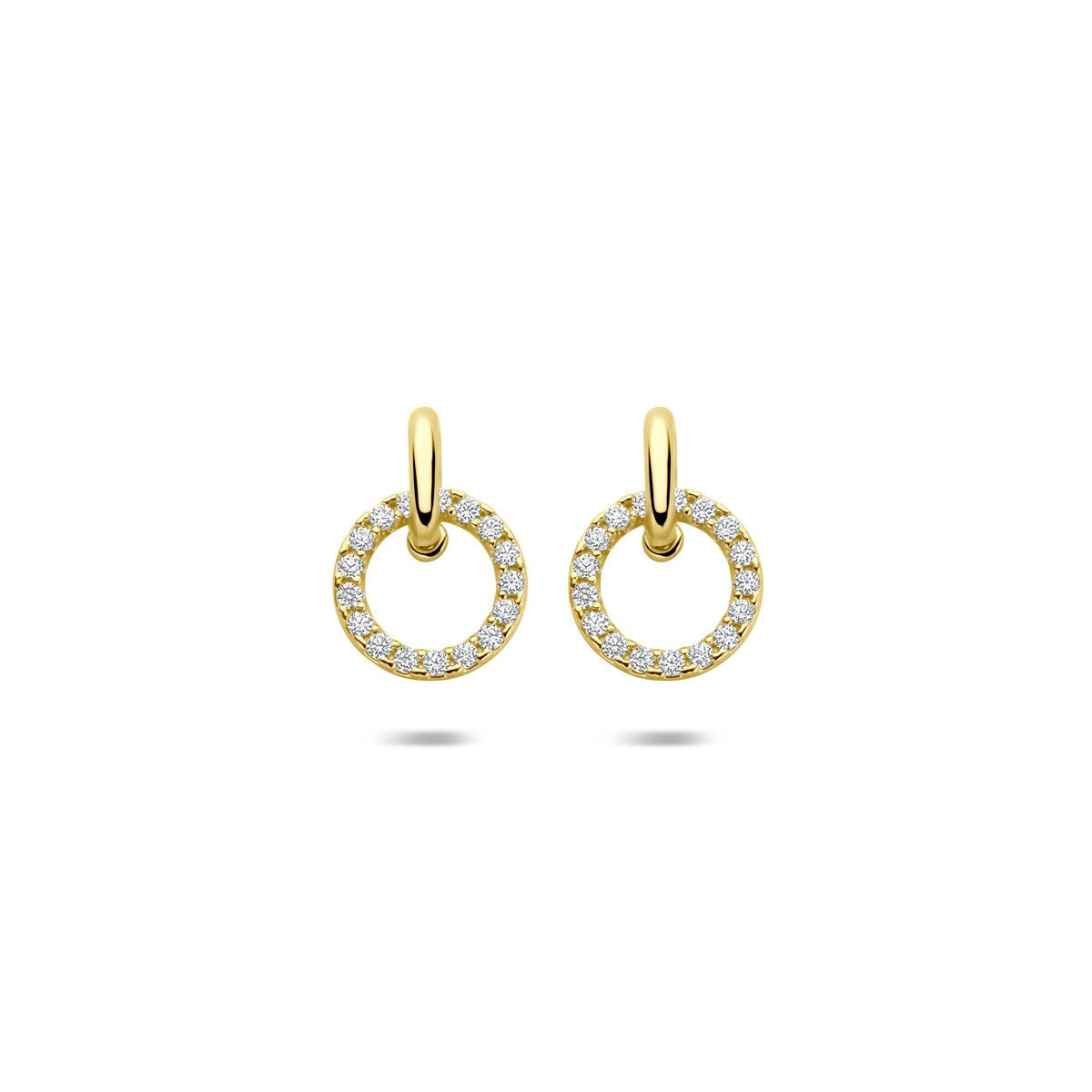 Orecchini in oro 14k con zirconi, design a cerchio con incastonatura pavé.