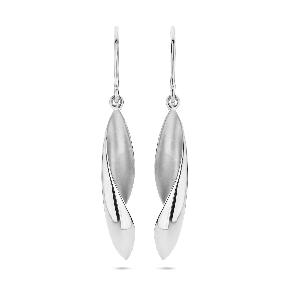 Orecchini pendenti in argento rodiato 925, finitura lucida e opaca, forma a foglia, lunghezza 45 mm.