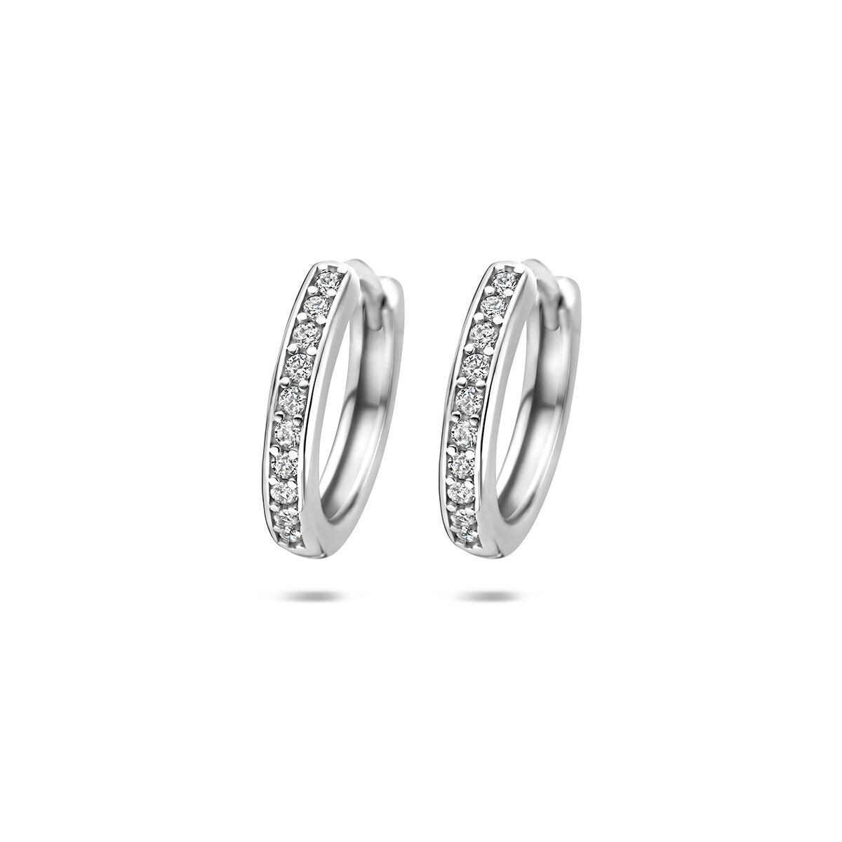Orecchini alla creola in argento 925 rodiato con zircone, finitura lucida.