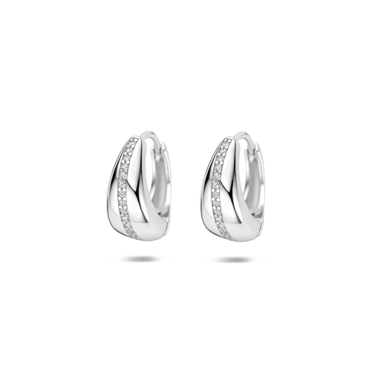 Orecchini alla creola in argento rodiato con zircone, design ondulato e lucido.