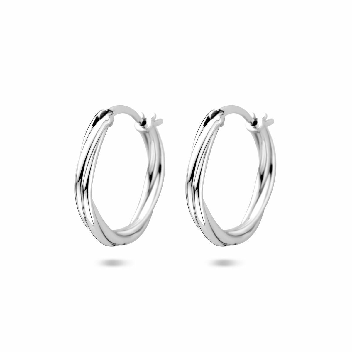 Orecchini alla creola in argento rodiato 925, di forma intrecciata, diametro 19 mm.