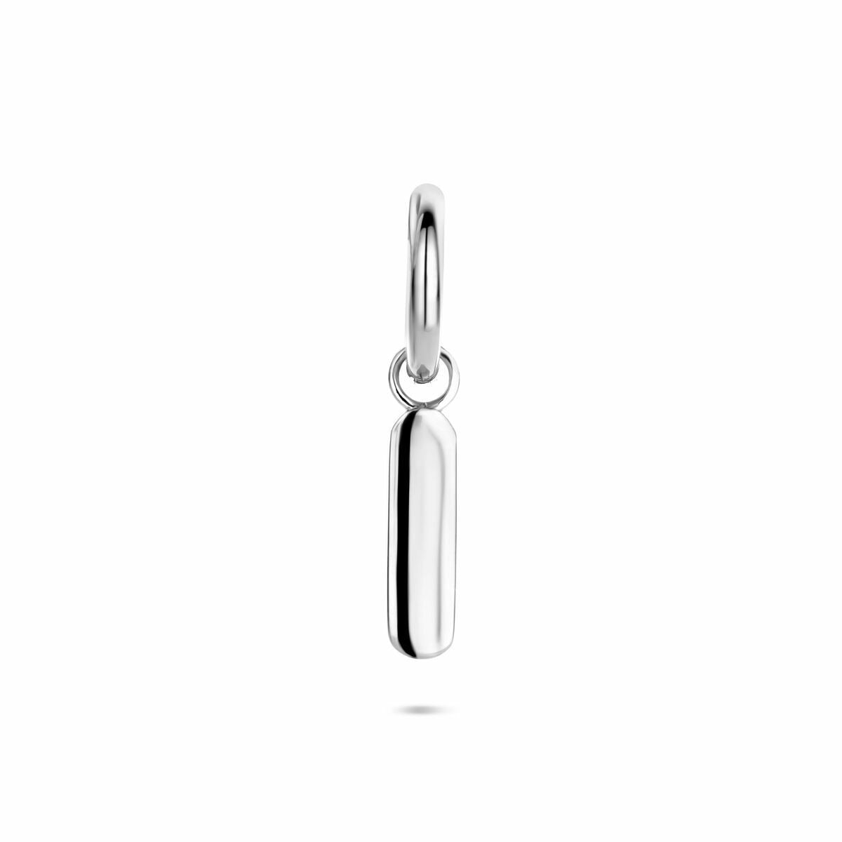 Orecchino rettangolare in argento rodiato, con finitura lucida e design semplice.
