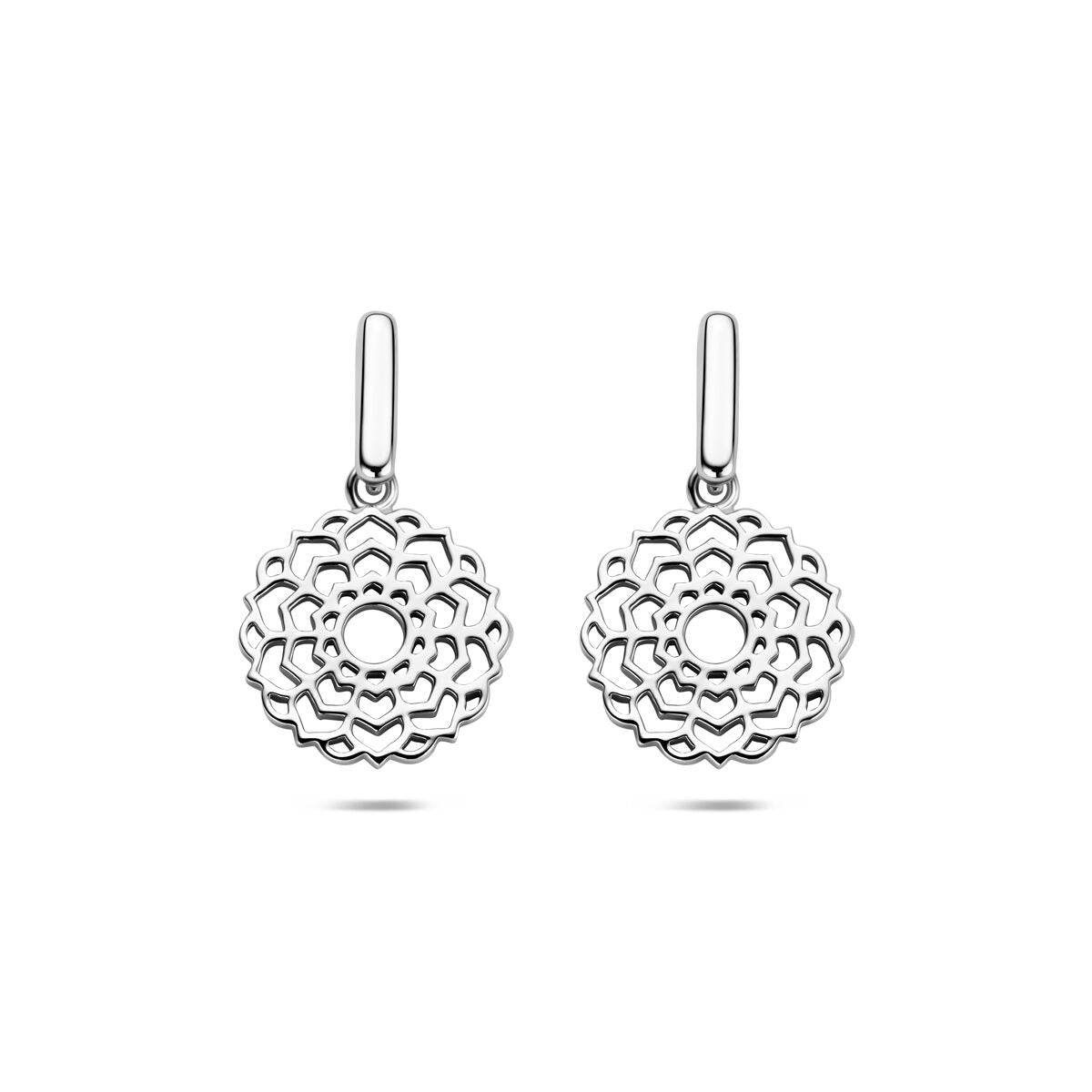 Orecchini a forma di fiore in argento rodiato con dettagli traforati.