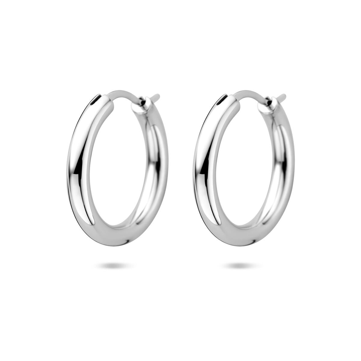 Orecchini alla creola in argento 925, finitura rodiata, diametro di 11 mm.