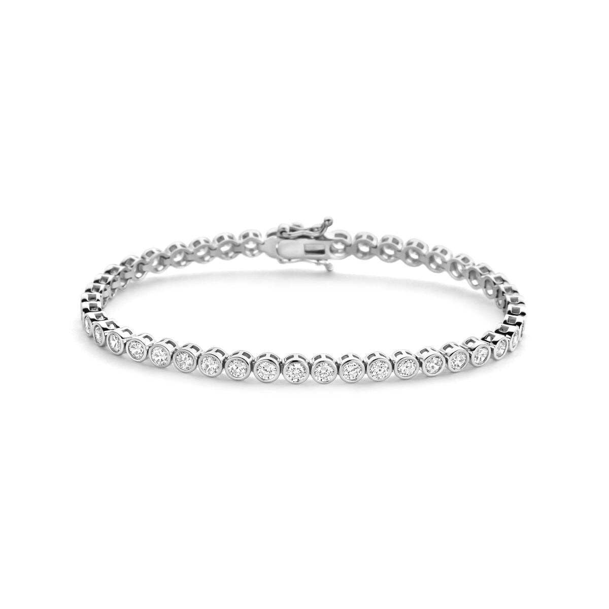 Zilveren tennisarmband van gerhodineerd 925 zilver met zirkonia, 4 mm breed.