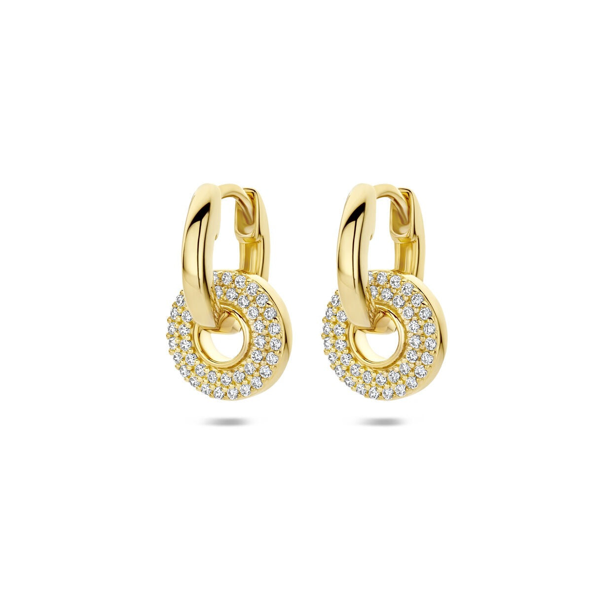 Orecchini in argento dorato con zirconi, a forma di cerchio con dettagli brillanti.