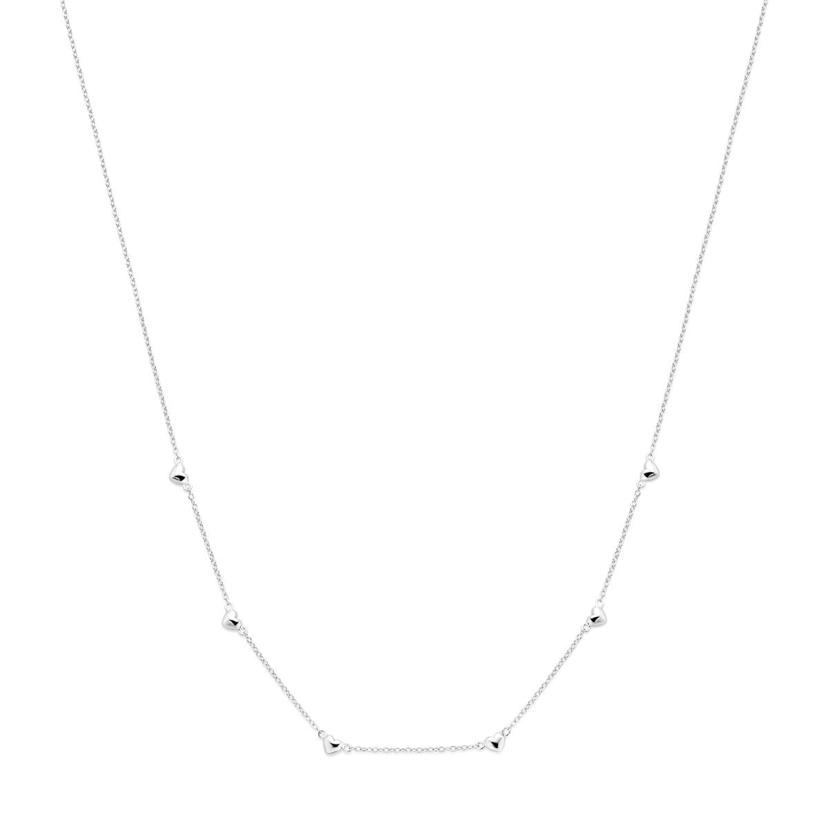 Zilveren gerhodineerde ketting van 45 cm met hartjes en bolletjes als opvallende details.