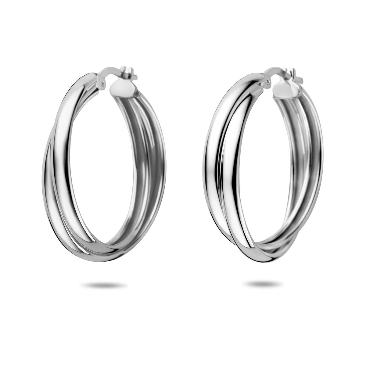 Orecchini alla creola in argento 925 rodiato con design a tre anelli intrecciati.