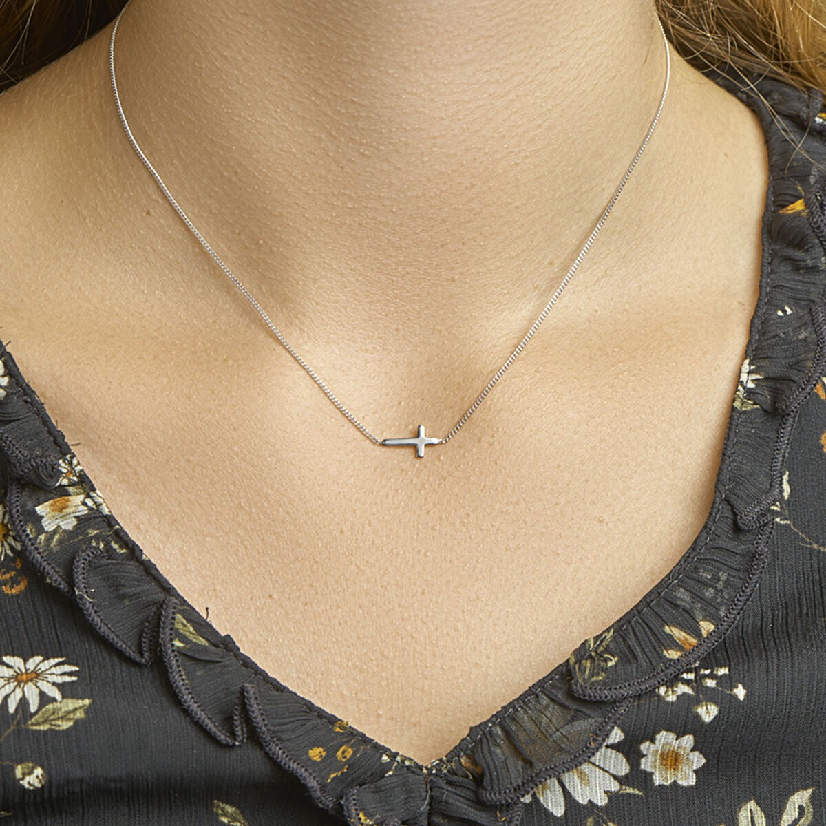 Collana d'argento con crocetta – collana ad ancora rodiata