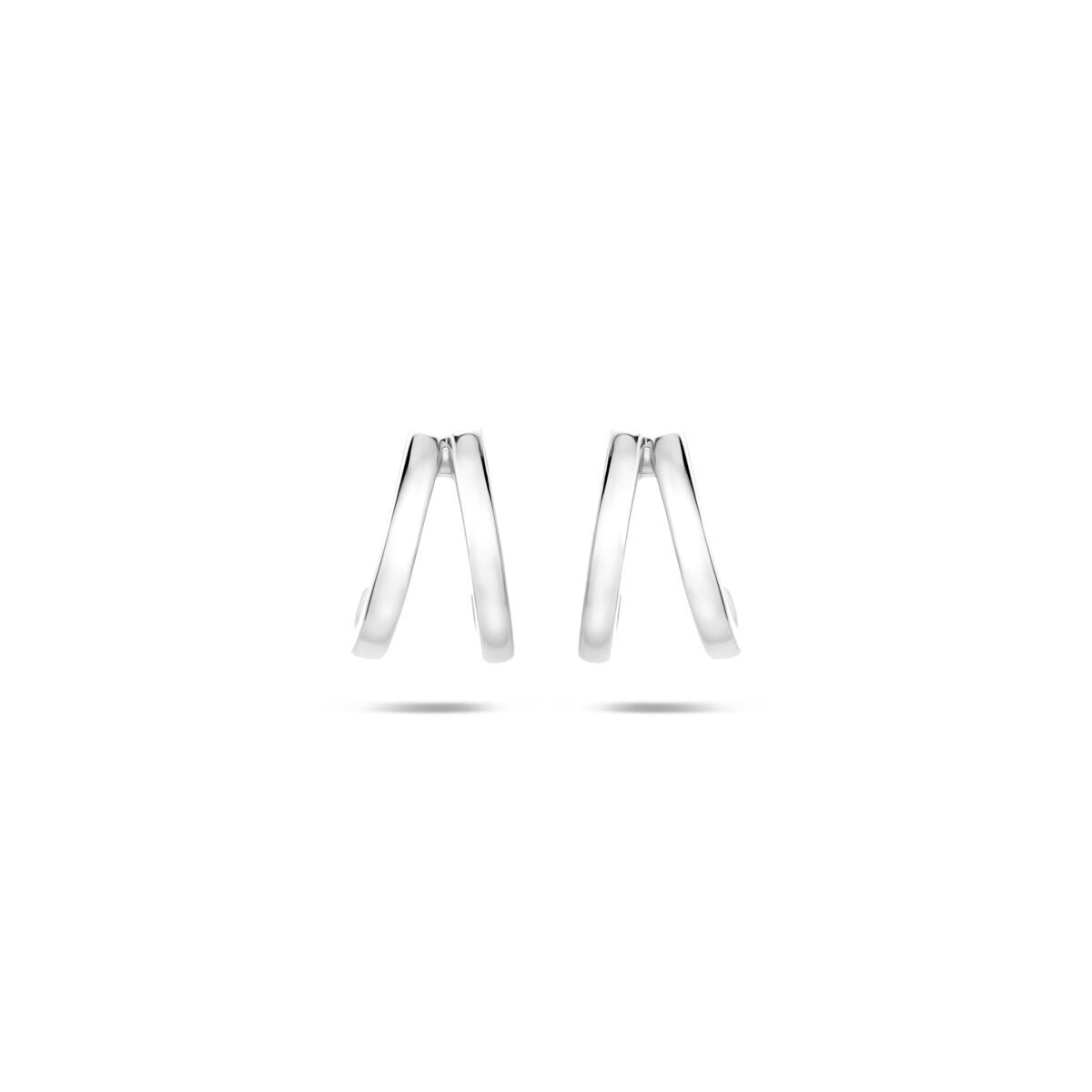Orecchini a stecca in argento 925, con una forma semplice e lineare.