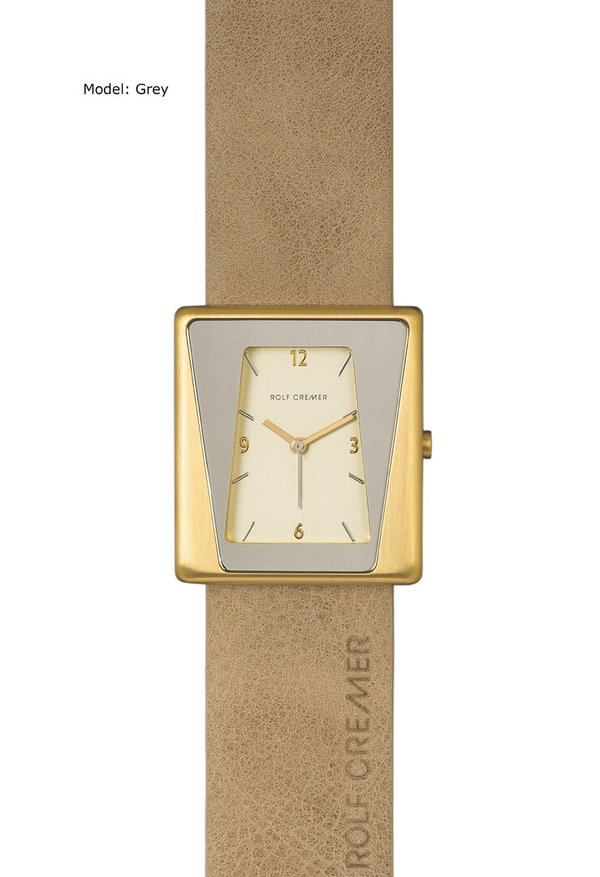 Orologio quadrato con cassa dorata e cinturino in pelle grigia.