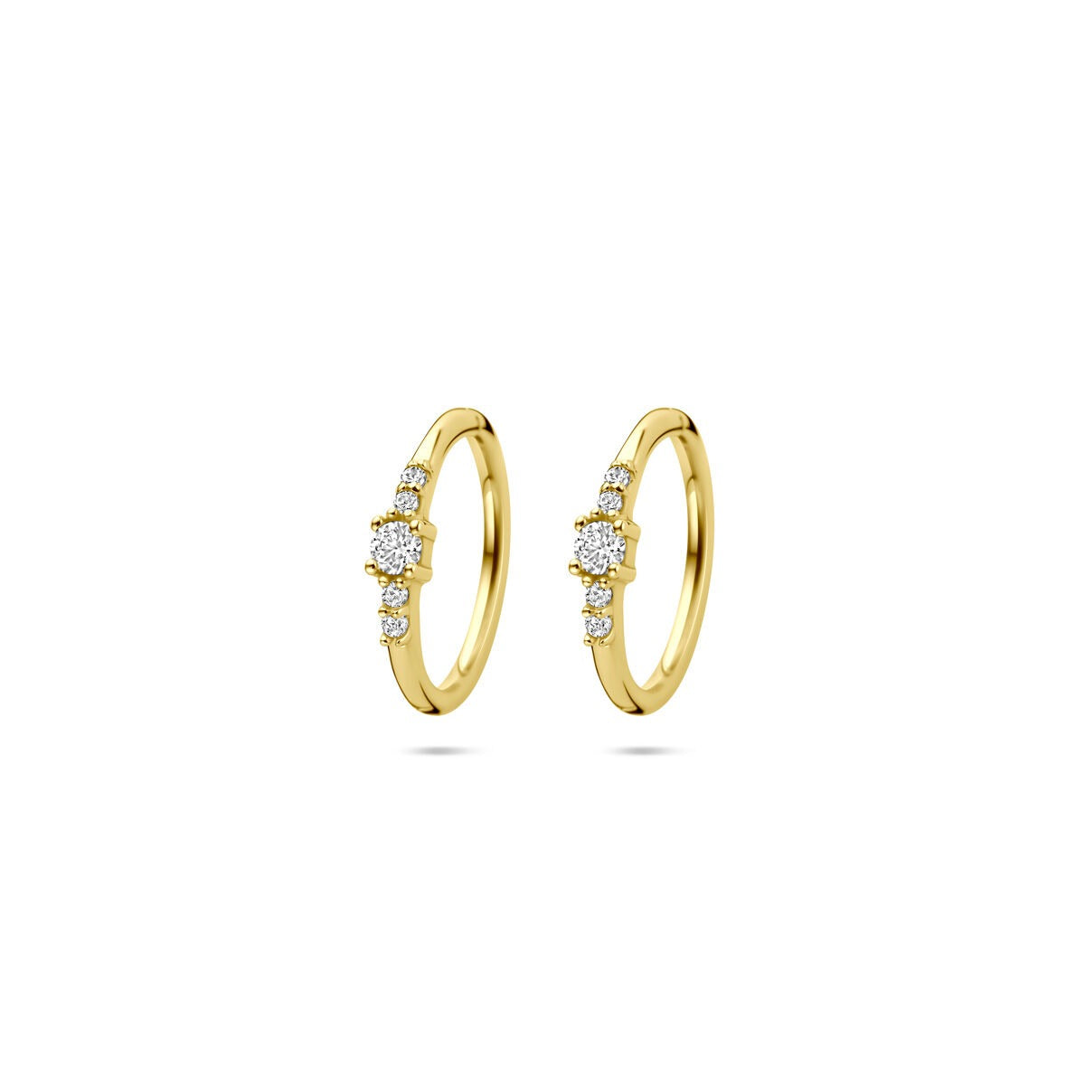 Orecchini alla creola in oro giallo 14k con zircone, dettagli brillanti.