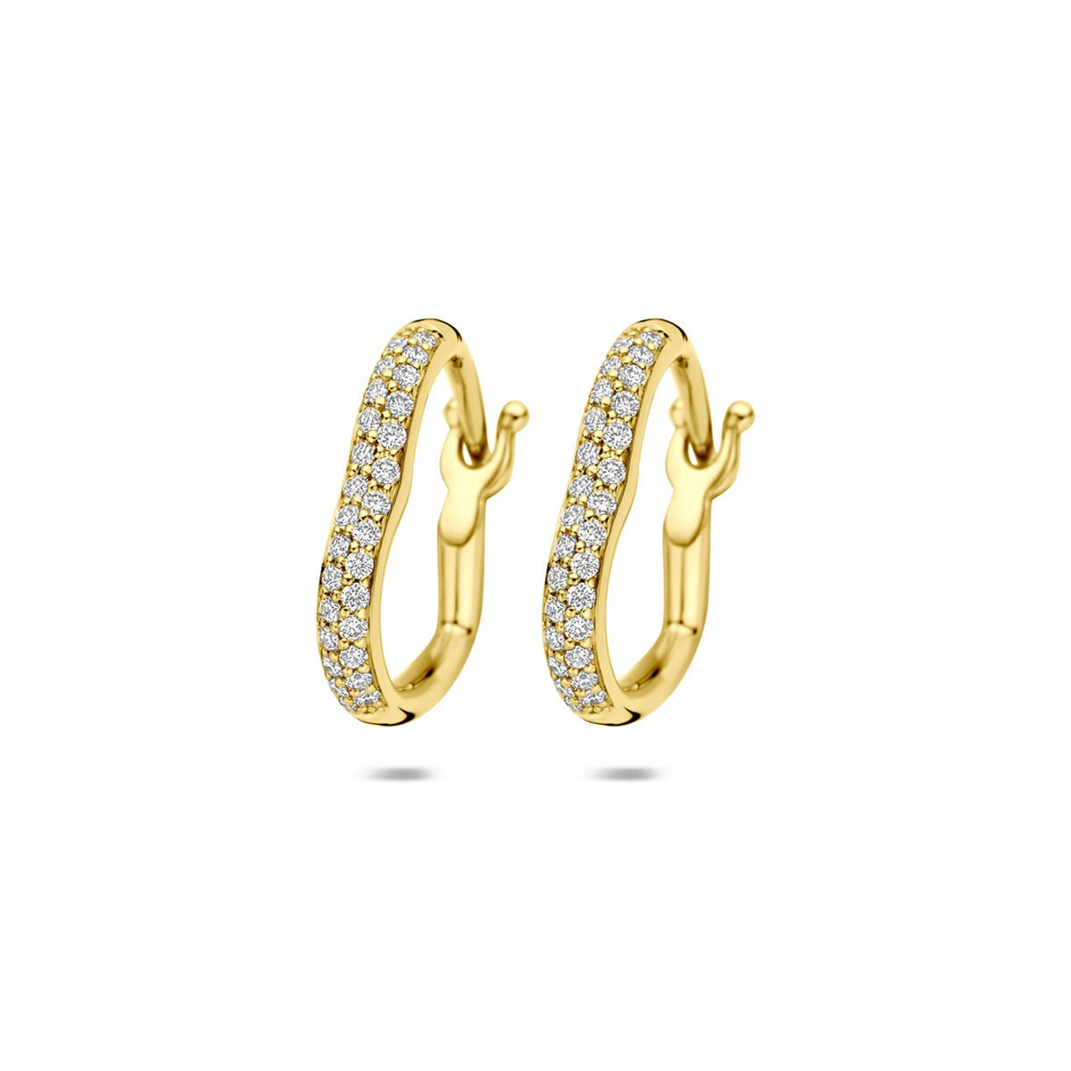 Orecchini a cerchio in oro 14k a forma di cuore con diamanti.
