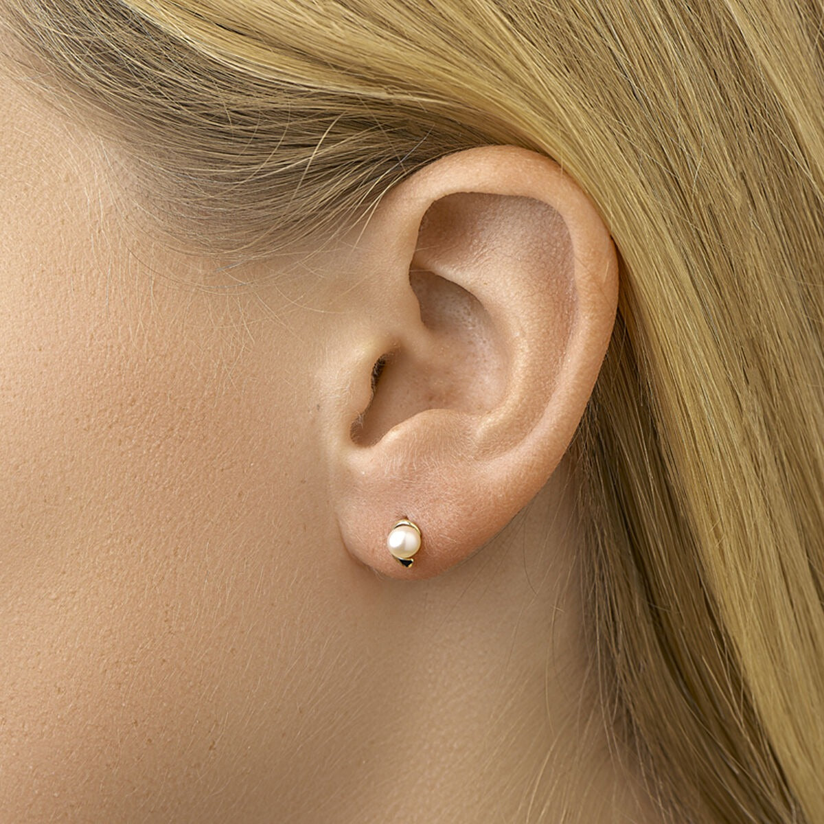 Orecchini a bottone in oro con perla d'acqua dolce – 14k