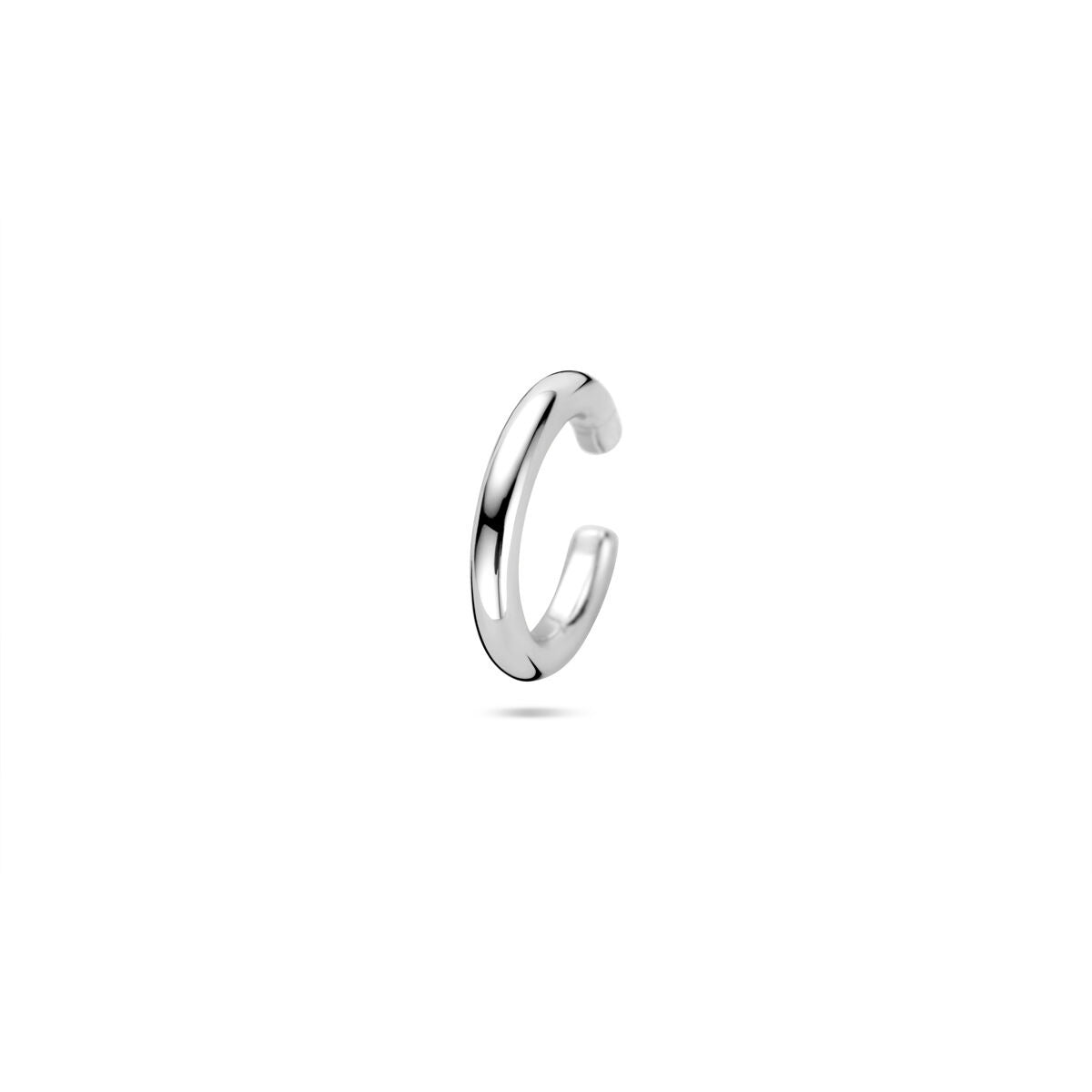 Orecchino a cuff in argento rodiato 925, con design semplice e lucido.