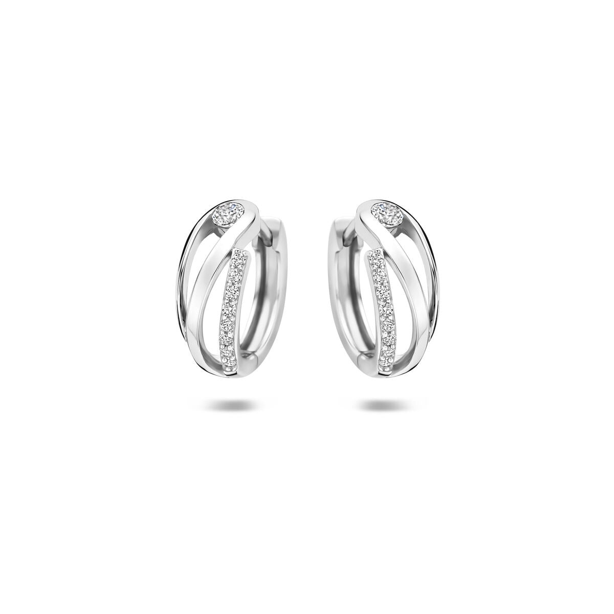 Orecchini argentati con zircone, finitura rodiata, design a spirale.