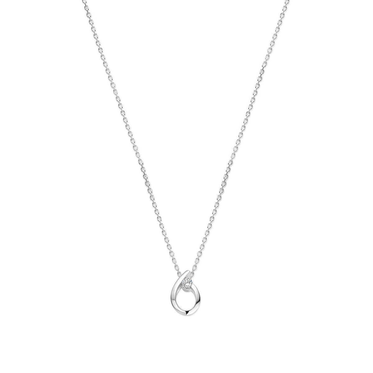 Zilveren ketting met gerhodineerde hanger in de vorm van een druppel, versierd met zirkonia.