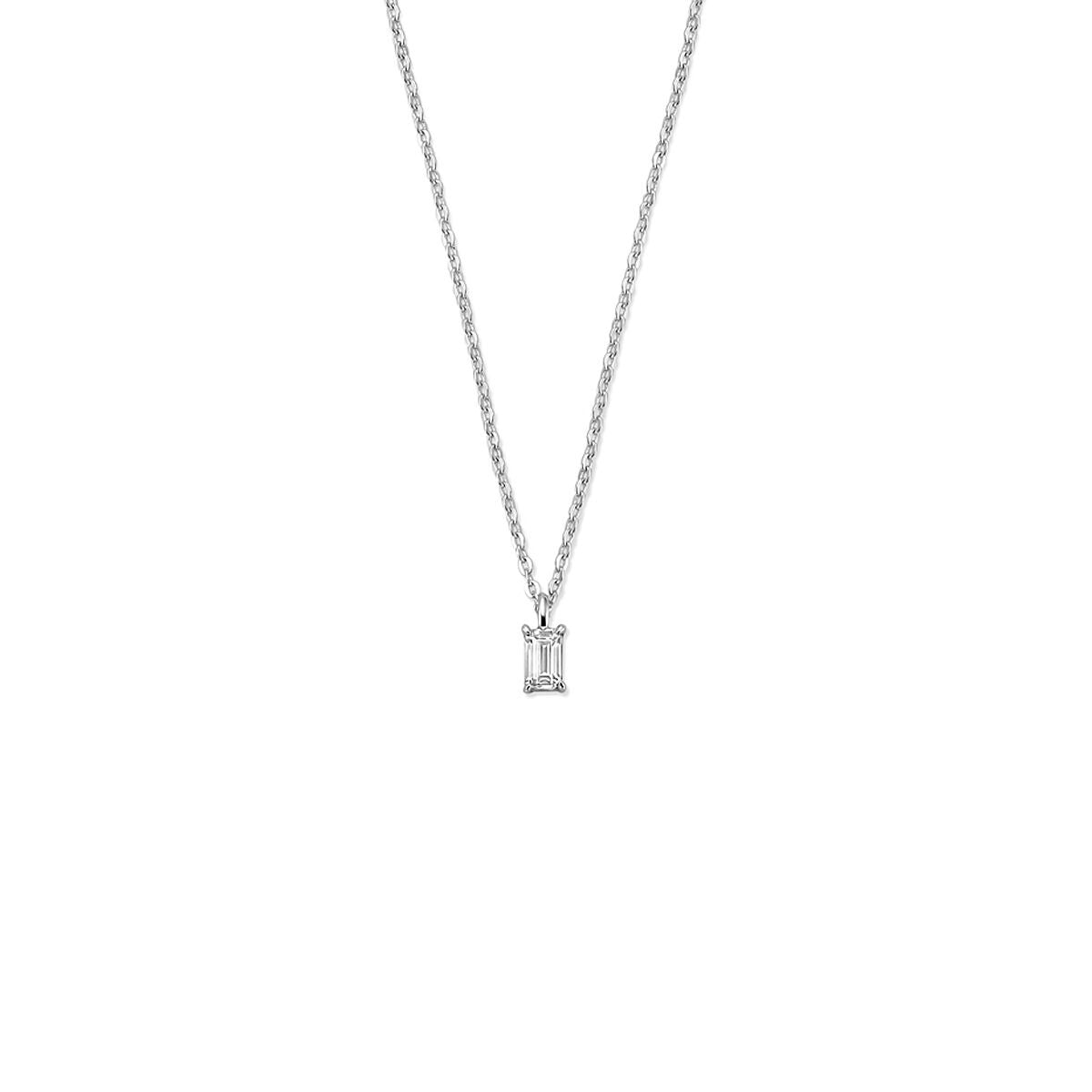 Collana in argento con zircone a taglio smeraldo.