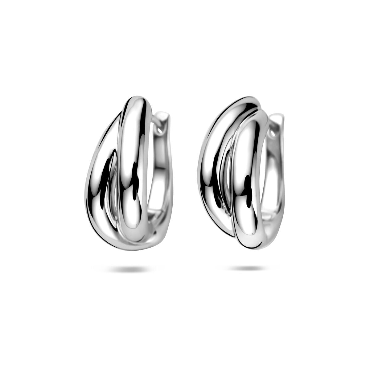 Orecchini alla creola in argento rodiato con design ondulato.