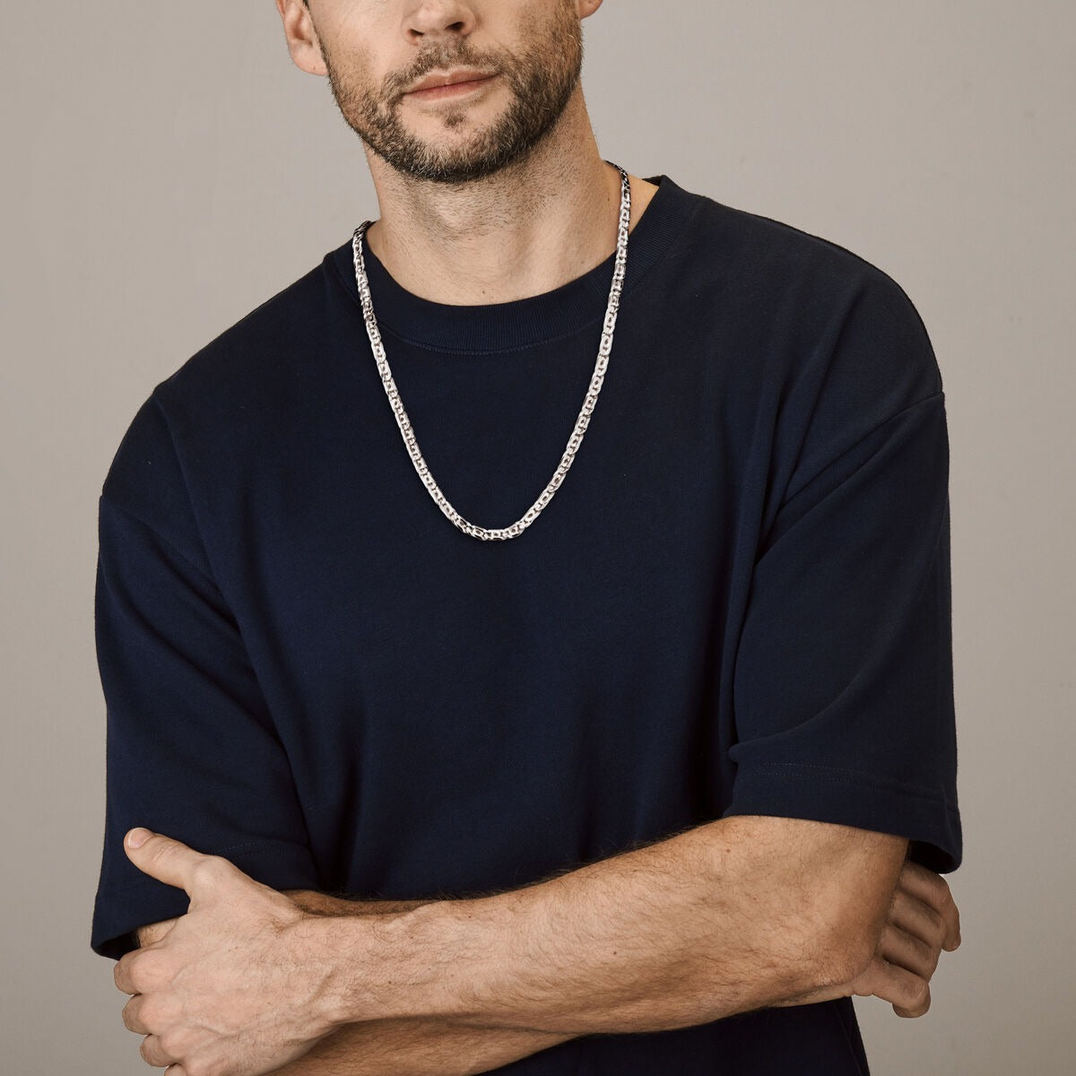 Collana da uomo in argento con maglia ancora grossa e chiusura a moschettone