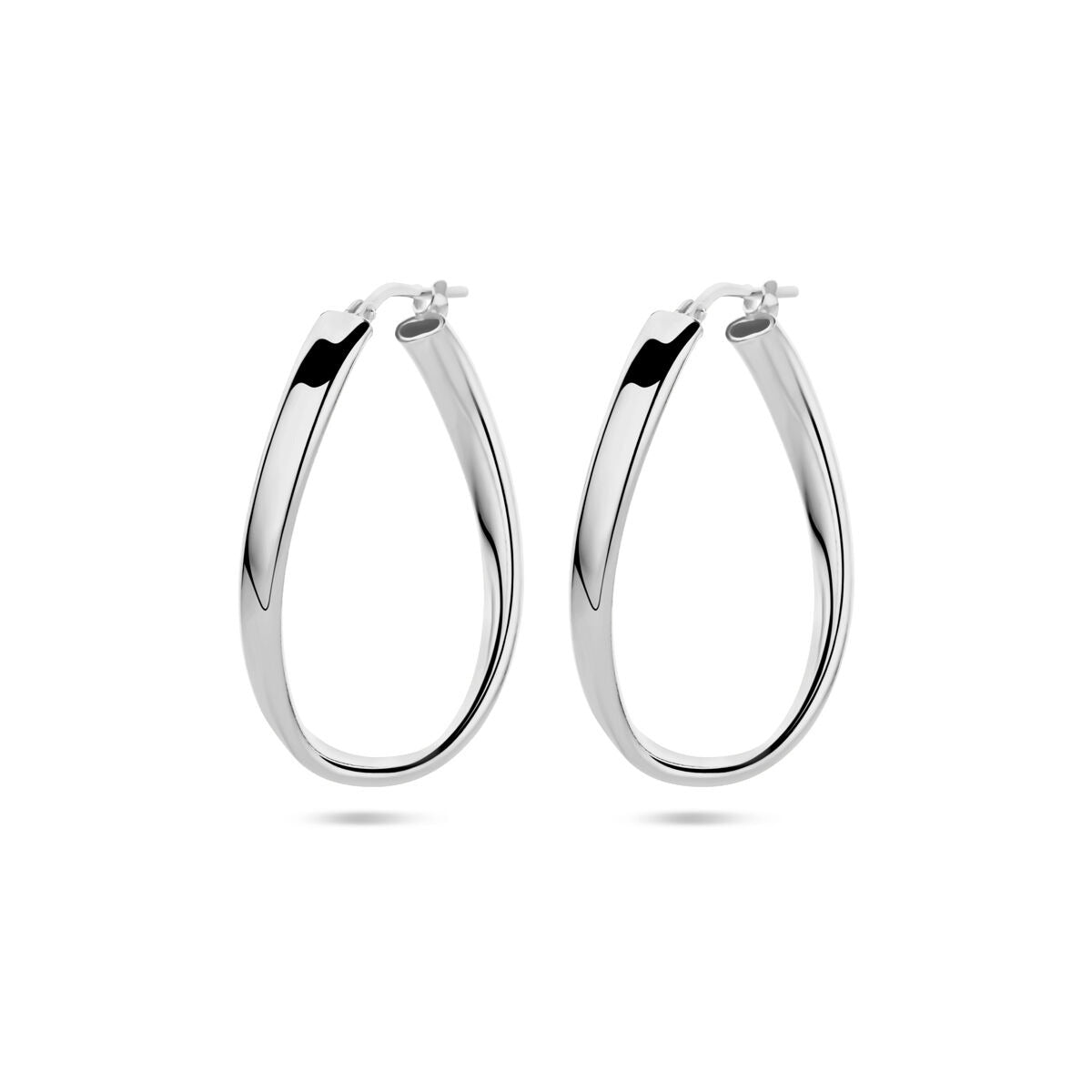 Orecchini alla creola in argento rodiato, forma ondulata, diametro 34 mm.
