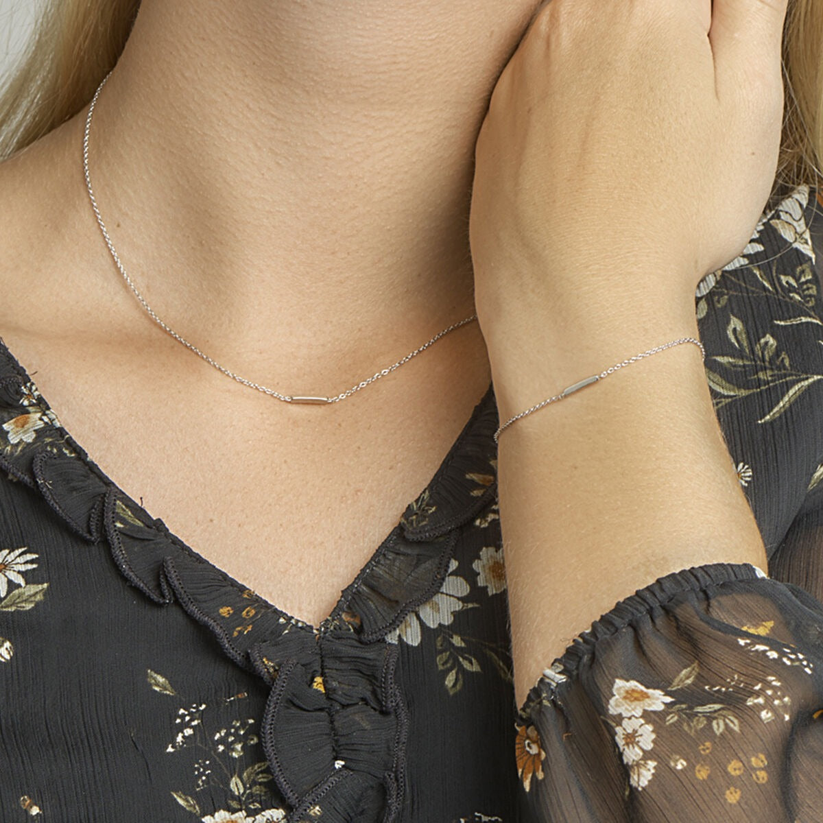 Collana in argento con barretta – argento 925 rodiato