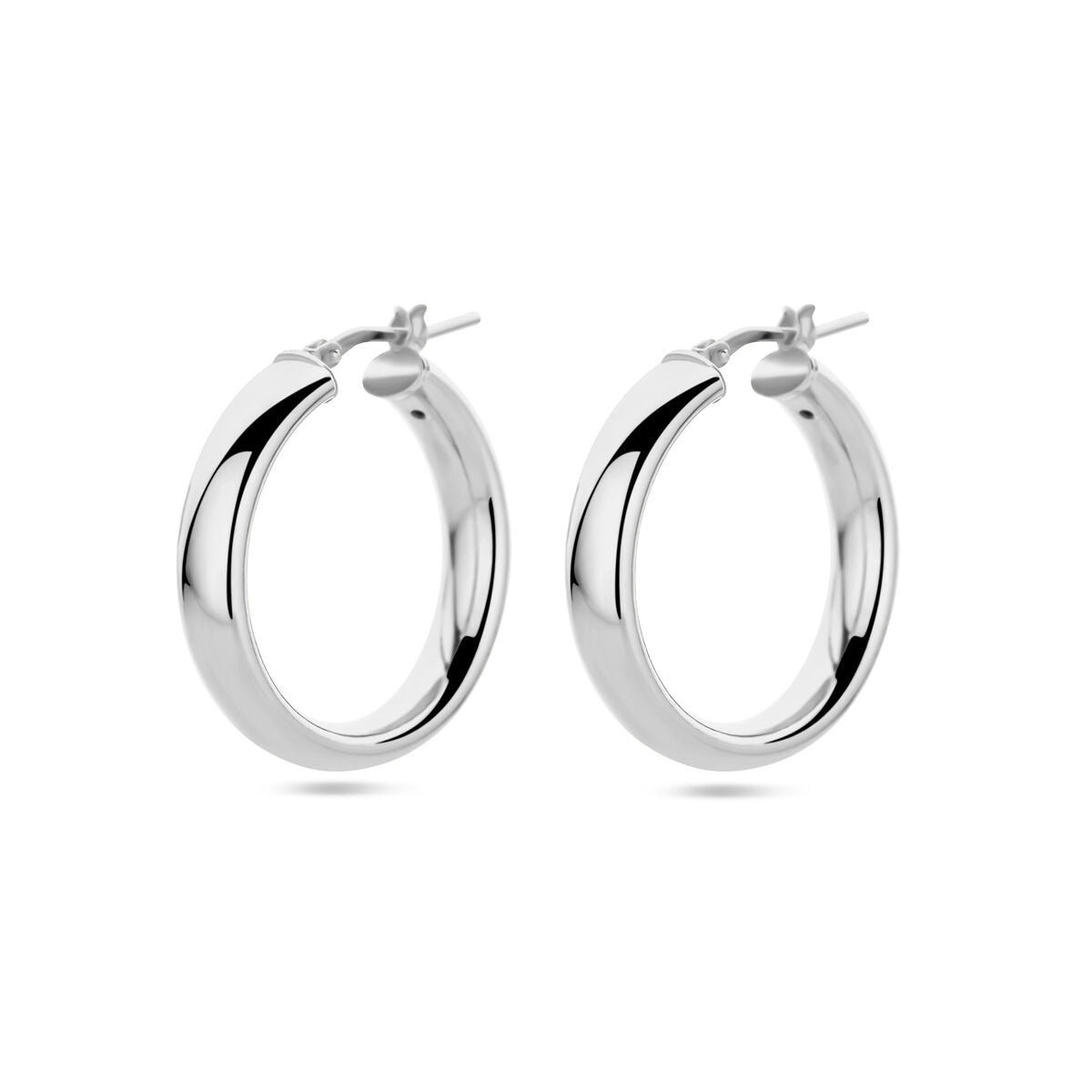 Orecchini alla creola in argento rodiato, forma semirotonda, diametro di 26 mm.