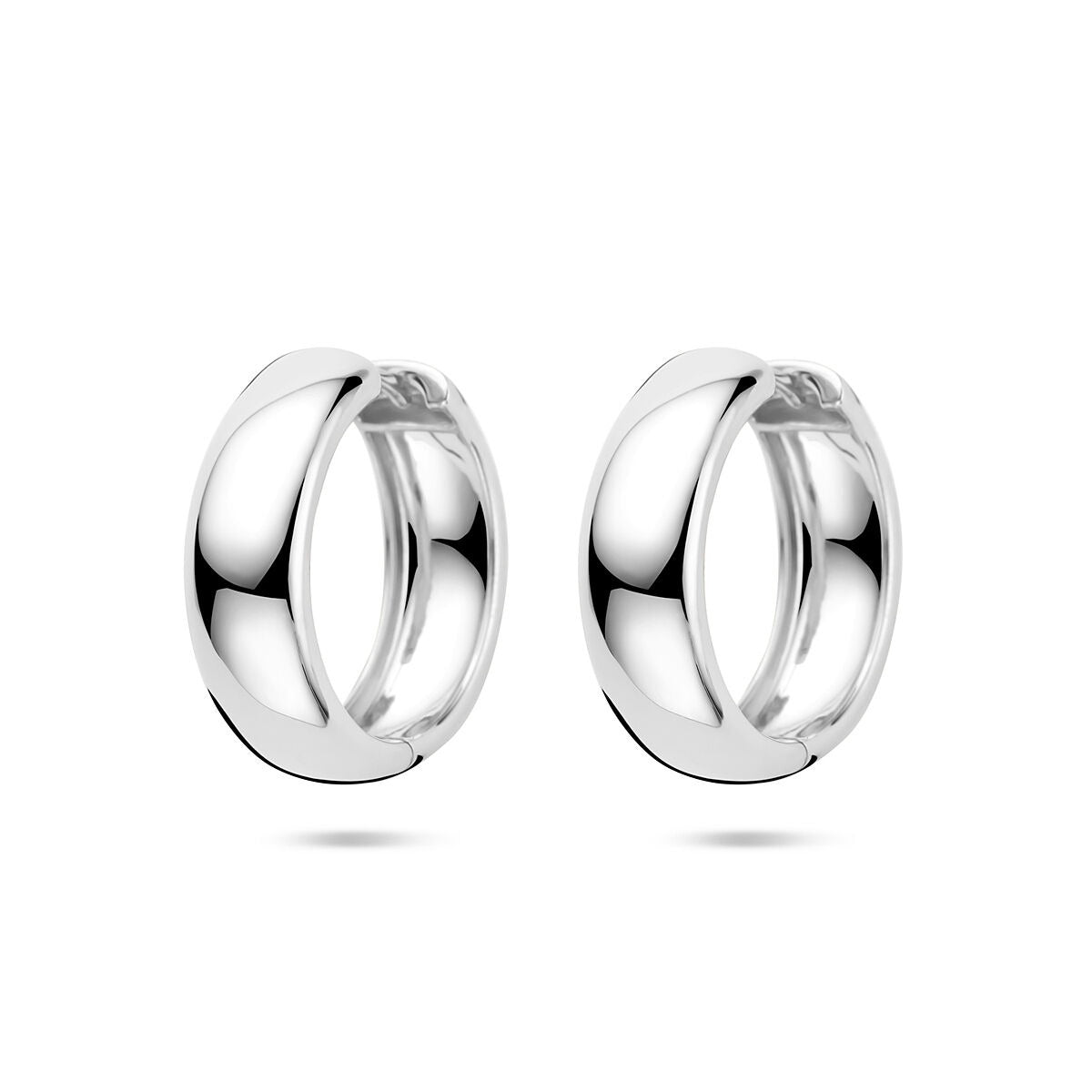 Orecchini argentati gerhodinati, forma rotonda, dimensioni 25x8 mm.