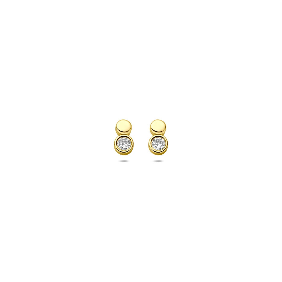 Orecchini in oro giallo con zirconi, forma rotonda e design a doppio cerchio.