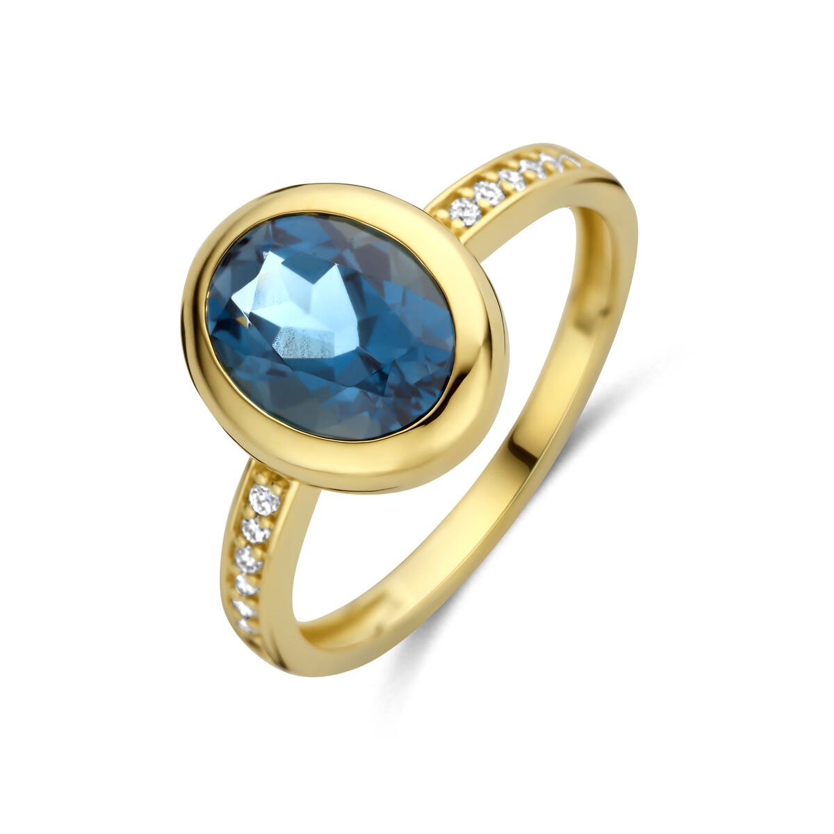 Anello in oro giallo 14k con topazio London Blue ovale e diamanti lungo la fascia.