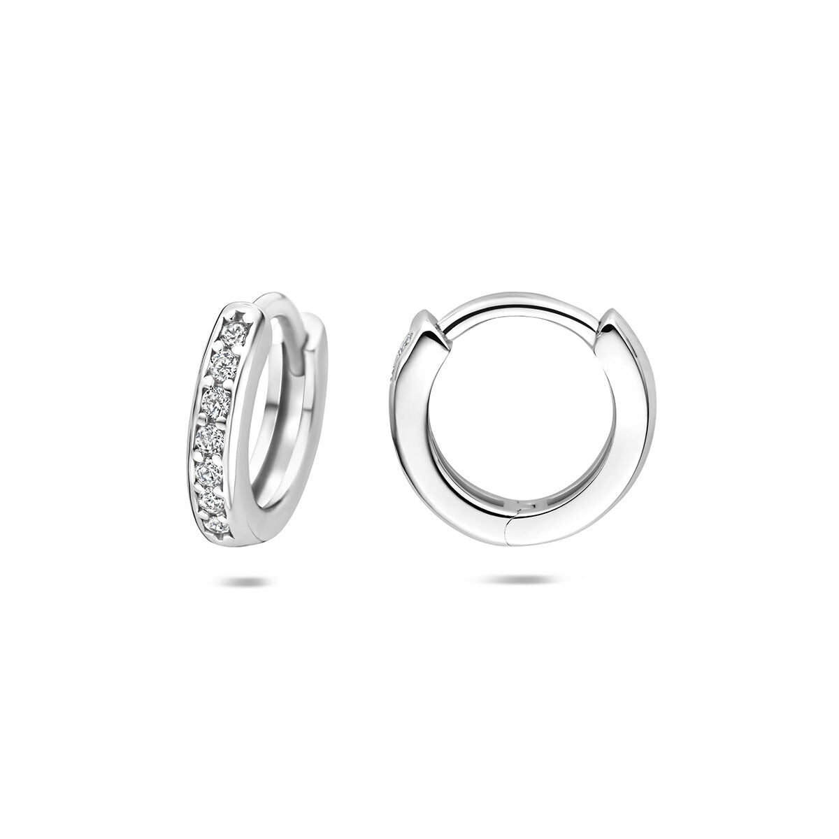 Orecchini a cerchio in argento 925 rodiato con zirconi