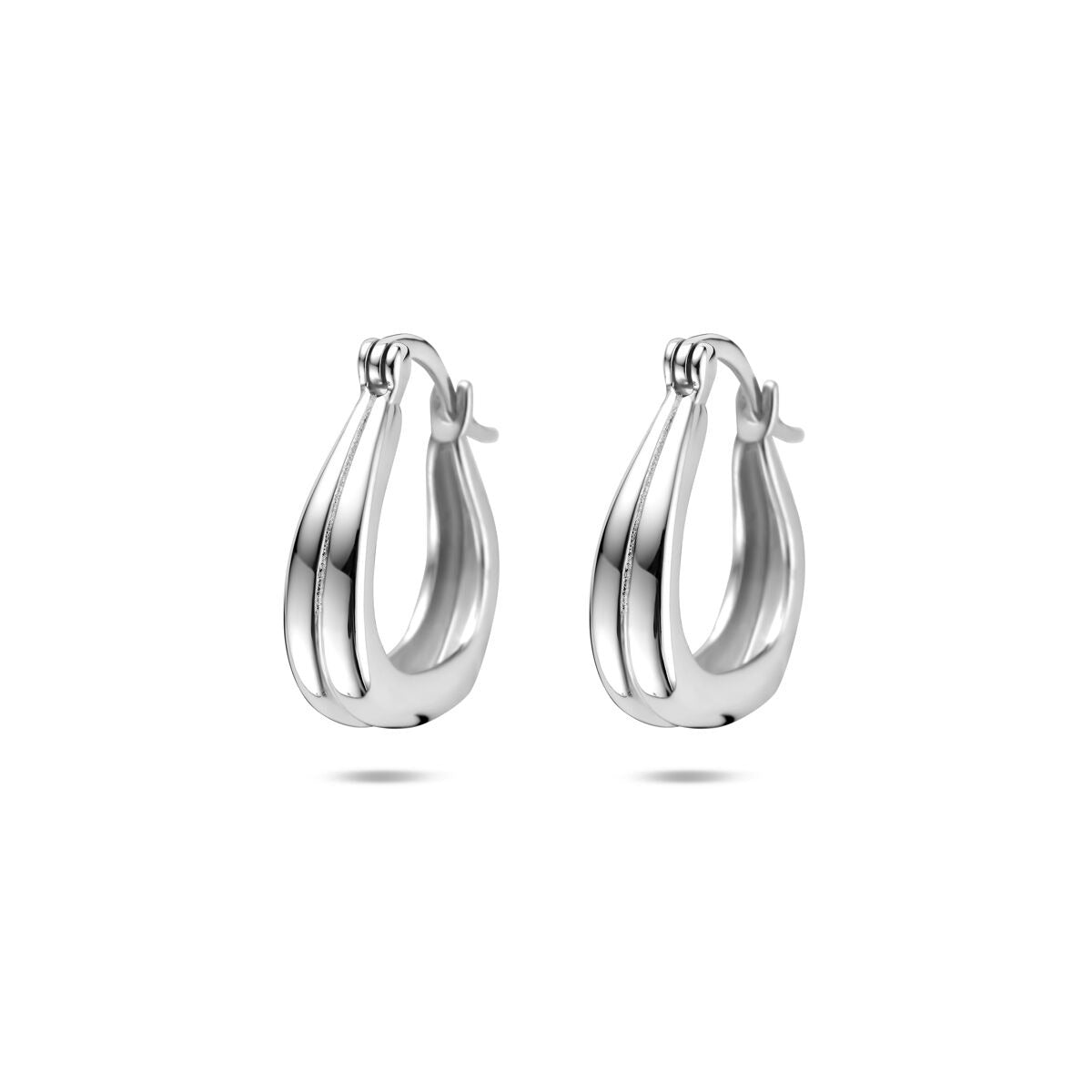 Orecchini alla creola in argento rodiato 925 con design ondulato.
