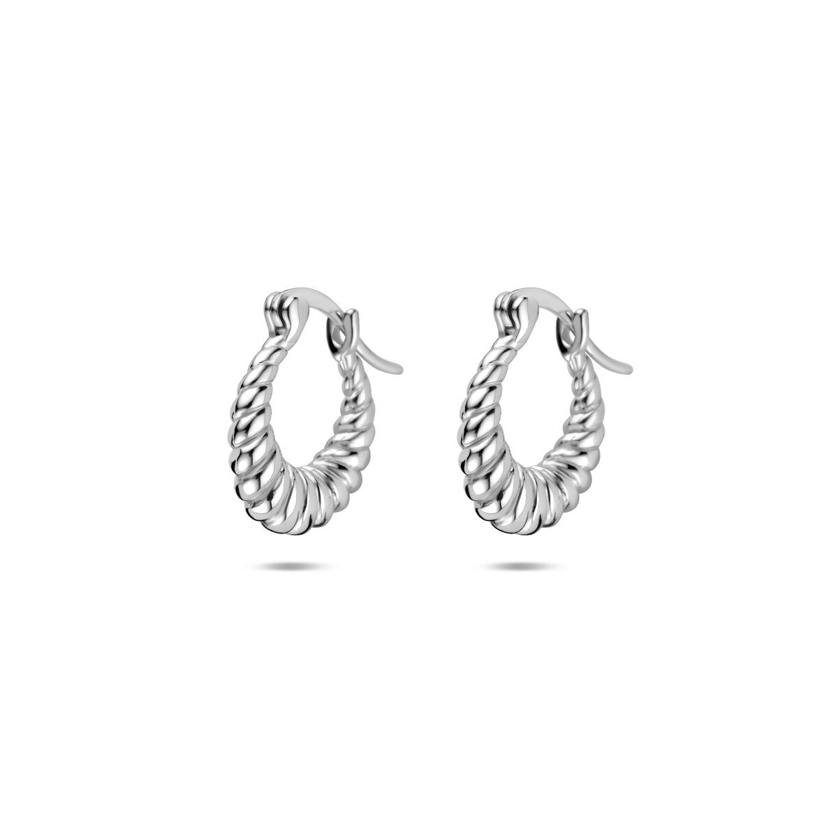 Orecchini alla creola in argento rodiato 925, con design intrecciato e lucido.