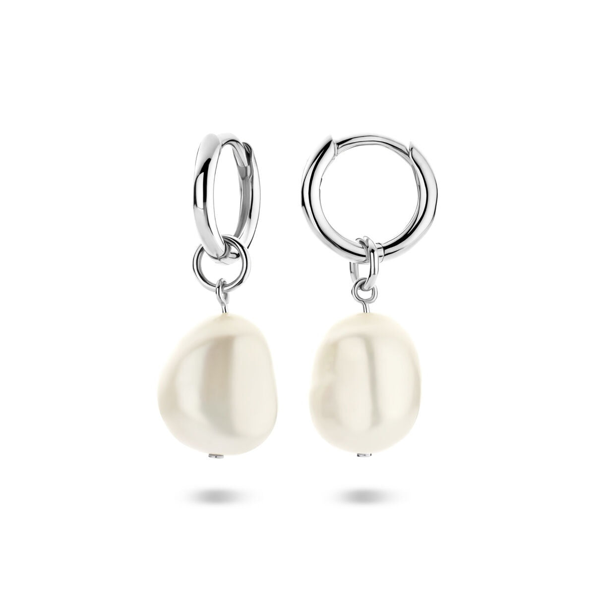 Orecchini a clip in argento rodiato con perla – eleganza raffinata