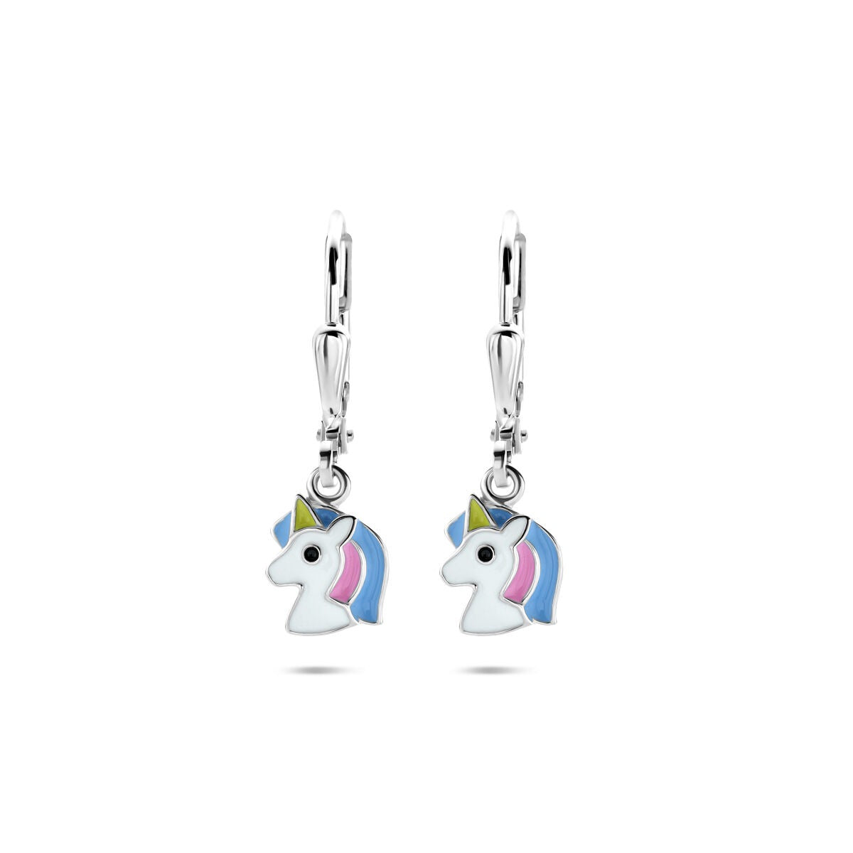 Zilveren kinder oorhangers met gerhodineerde afwerking en emaille eenhoorn in pastelkleuren.