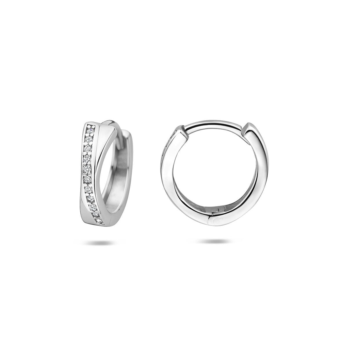 Orecchini a cerchio in argento 925 rodiato con zirconi