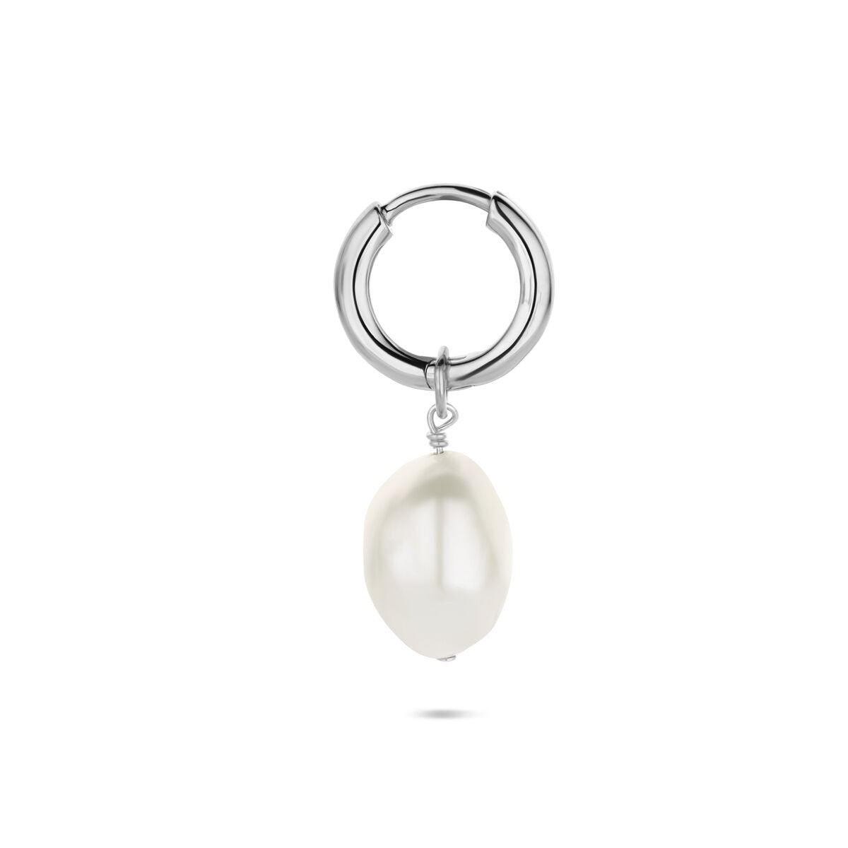 Orecchino a cerchio in argento con perla – 18 mm (al pezzo)