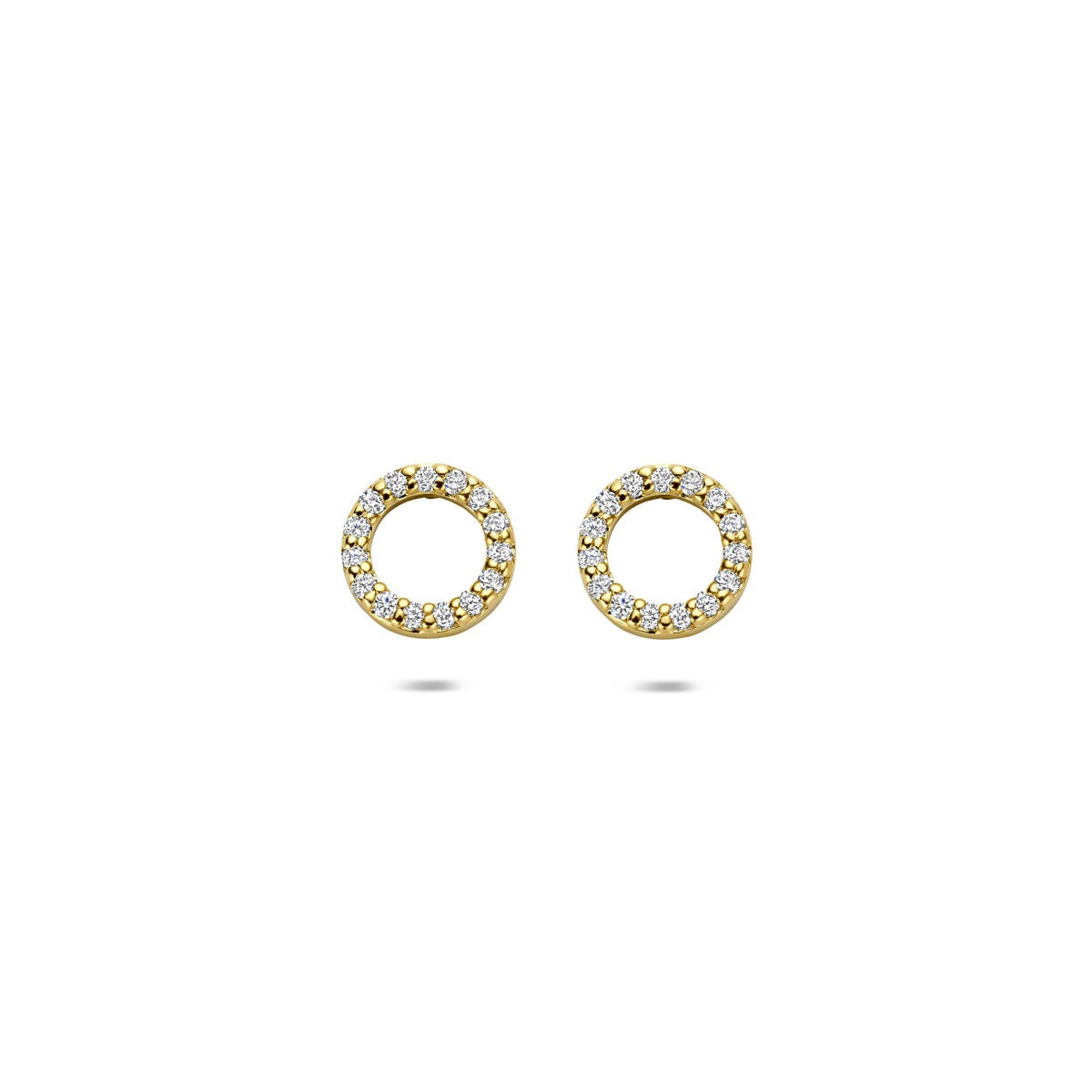 Orecchini in oro giallo 14k con diamanti lab-grown incastonati in un design circolare.