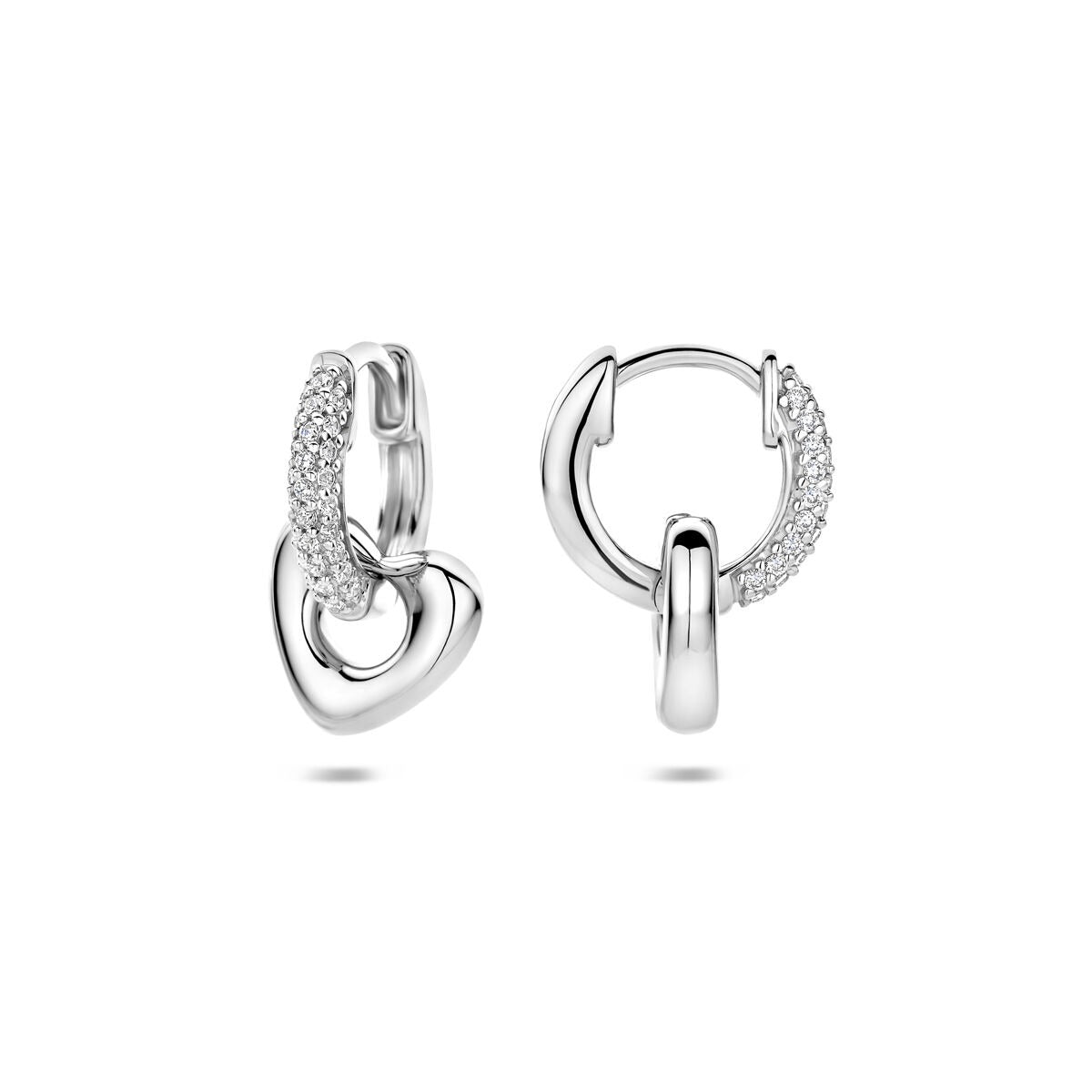 Orecchini a cerchio in argento con cuoricino e zirconia rodiato