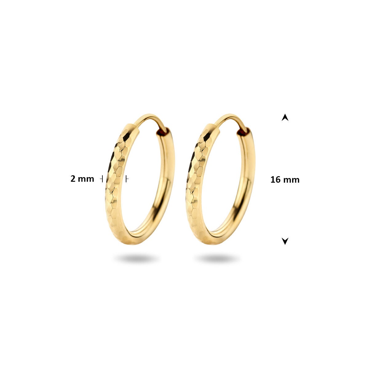 Orecchini a cerchio in oro giallo con tubo diamantato – 14k