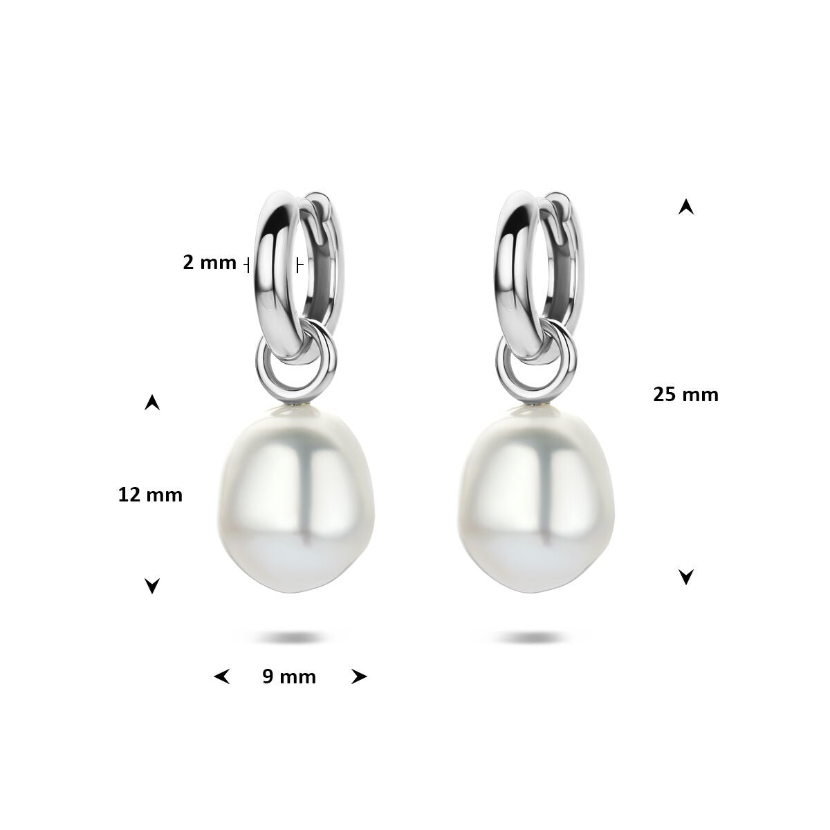 Orecchini a cerchio in argento rodiato con perla