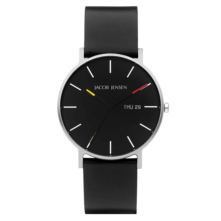 Orologio con quadrante nero, cassa in acciaio inox e cinturino in pelle nera.