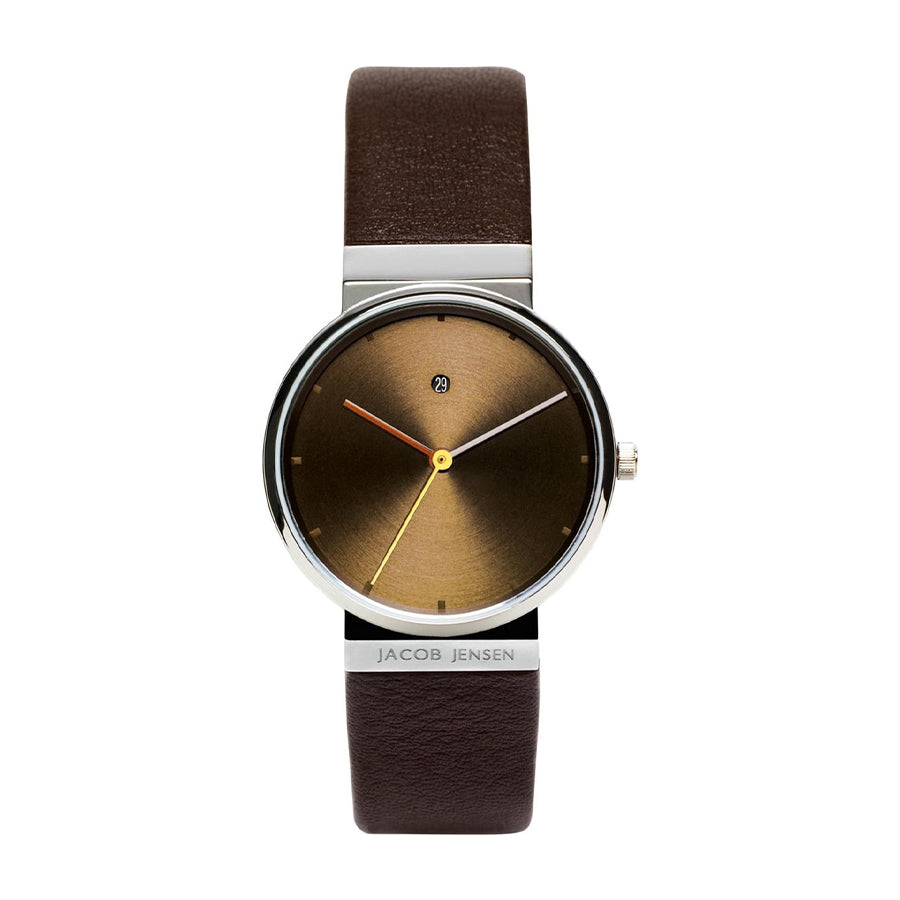 Orologio con quadrante marrone e cinturino in pelle marrone, dettagli in acciaio inox.